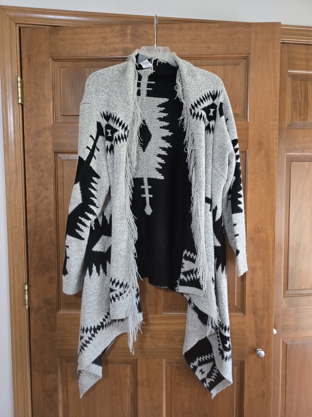 Olivia Sky Black & Gray Aztec Fringe Open-Front Cardigan